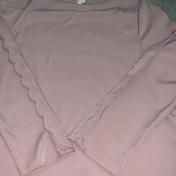 NwOT simple dress with some detail on the sleeves from H&M! Size 4 - Picture 9 of 9